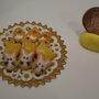 Vassoio con miniature di biscotti 1:12 di Pasqua con pulcini, coniglietti e uova