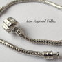 Bracciale snake con chiusura a scatto "Love" (20 cm) 