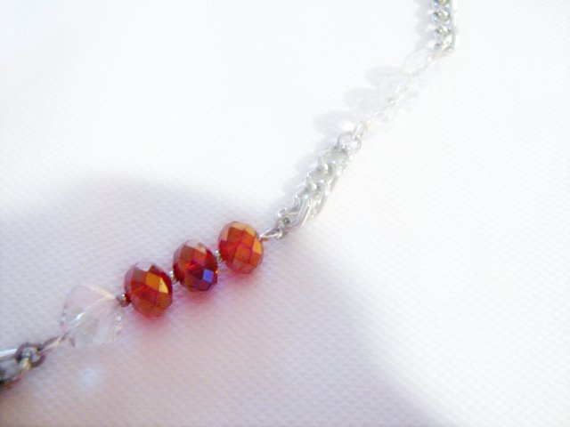 YUEXNKO Collana a forma di croce in plastica dorata ciondolo a forma di crocifisso Collana con Croce Cristiana Pasqua Collana Crocifisso per Uomo e Donna per Halloween Carnevale 22,5 x 13CM