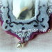 Calamita specchietto stile vittoriano feltro violetto e grigio con sonaglino argentato