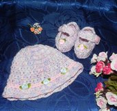 Scarpine-ballerine e cappellino fatti a mano in pura lana vergine  
