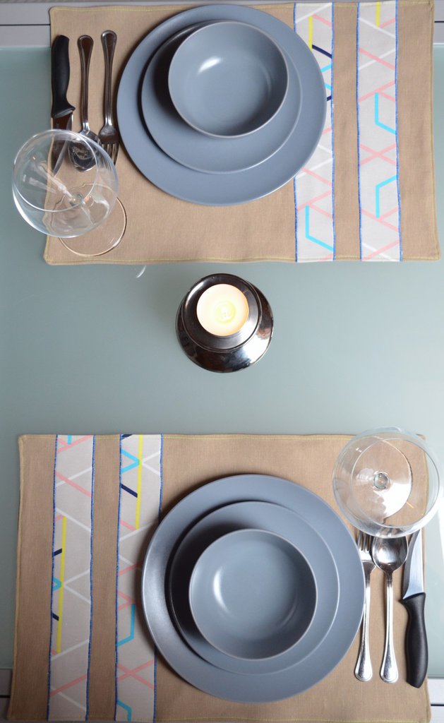 ABAKUHAUS Cervo Tovaglietta Americana Set di 4, Teste Modello Animale di Natale, Tovagliette in Tessuto Lavabile per Tavolo da Pranzo Cena, Beige e Vermillion