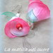 orecchini primavera in fiore  petali sfumati in rosa foglie in plastica pet e perline