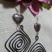 Orecchini pendenti di alluminio con cuore in plastica