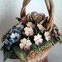 Cesto con fiori di capo in ceramica Capodimonte