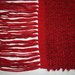 Sciarpa in lana bouclé rossa fatta a mano