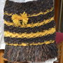 Borsa di lana a tracolla color marrone con giallo