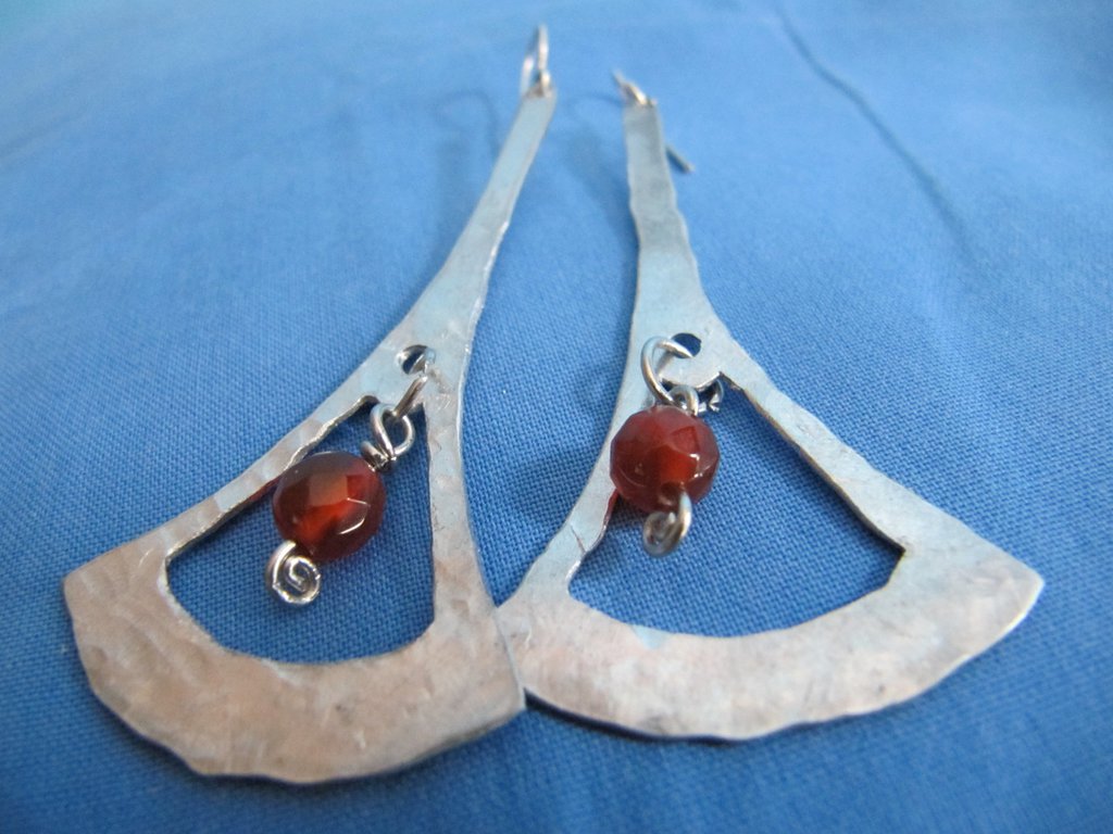 Orecchini con nodo d'amore celtico, in argento sterling 925