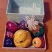Set di Pasqua (pulcino, 5 uova e campana)