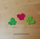 3 farfalle ad uncinetto in verde chiaro, verde scuro e fucsia - decorazione primavera - per feste e compleanni, applicazioni su accessori e abiti 