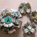 Coccarde Decorative Adesive - FantasyBoy - Lotto (4pz) - Packaging in Scrapbooking^^