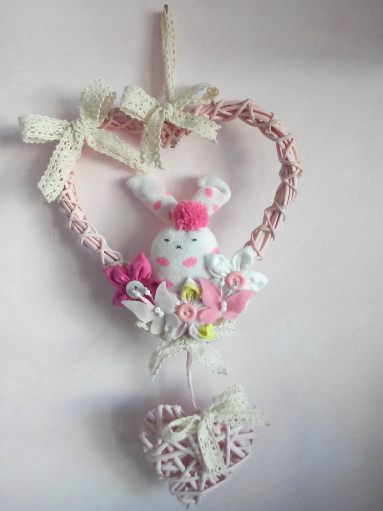 Coccarda Nascita A Forma Di Cuore, 25x27 Cm, Colore Rosa, In Tessuto Misto Cotone Con Tela Aida 55 Fori, Imbottita, Made In Italy - 3