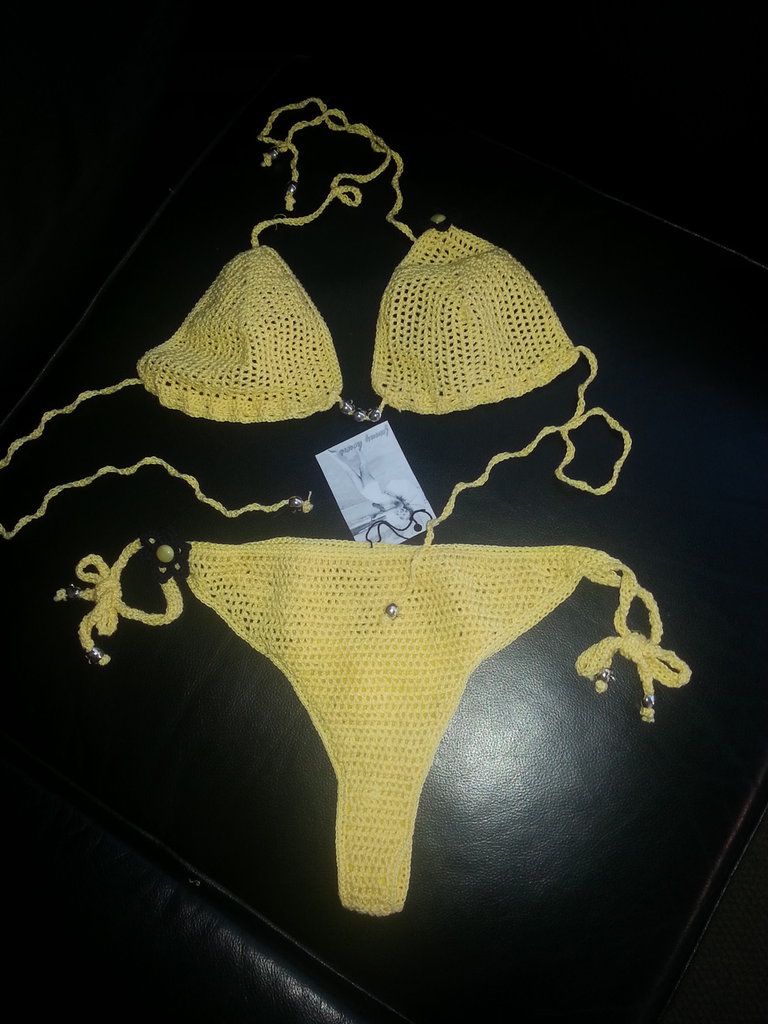 Allegro bikini giallo Donna Abbigliamento di Babette su MissHobby