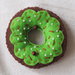 Donut con glassa verde prato.Ciambella in feltro.Adatta quale gioco,bomboniera,decorazione su una borsa o in cucina