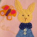 Tilly il coniglio e la farfalla.Illustrazione in feltro.Quadretto per decorare stanza dei bimbi.Bomboniera-nascita