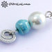 Orecchini pendenti in alluminio con perle bianche e azzurre