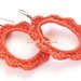 Orecchini in stile Shabby Chic realizzati a crochet - modello Shabby Chic-corallo, collezione Armonie.