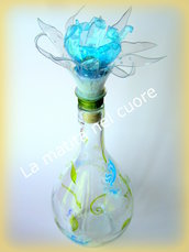 Bottiglia di vetro dipinta con tappo fiore in plastica pet 