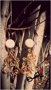 orecchini lampadario con agata bianca 