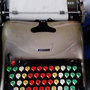 Macchina da scrivere olivetti 