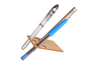 Pencard, un porta penne matite di legno grande come una carta di credito geek geekery