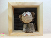 Pebble art - Decorazione per camerette dei bambini - Owl wall art - Quadro 3d "Gufo rosa sul tronco di un'albero"