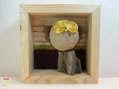 Pebble art - Decorazione per camerette dei bambini - Owl wall art - Quadro 3d "Gufone rosa sul tronco di un'albero"