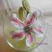 Lilium in Boccia di vetro all'uncinetto fatto a mano rosa e bianco