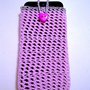 Portacellulare iphone rosa e grigio, fatto a mano all'uncinetto con bottone a cuore
