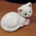Gatto coricato completamente bianco (personalizzabile)