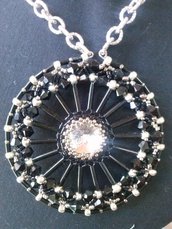 bijoux artigianale con cristalli e rocailles