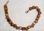 Bracciale in cubetti di legno e perle di filo d'ottone color rame