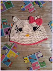 Cappellino  all'uncinetto per bambina ispirato a Hello Kitty