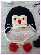 Cappellino uncinetto per bimbo o bimba a forma di pinguino