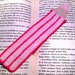 Segnalibro matita rosa fatto a mano all'uncinetto per amanti dei libri o per la scuola