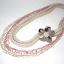 Collana rosa e beige con fiore di stoffa