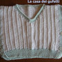 Gilet bianco ed azzurro realizzato a mano in filo di cotone 100% per bimbo