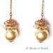 Orecchini pendenti con perle oro chiaro e cristalli Swarovski fatti a mano – Ninfea