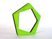 Riny, bracciale geometrico in legno versione pentagono personalizzabile in 6 colori