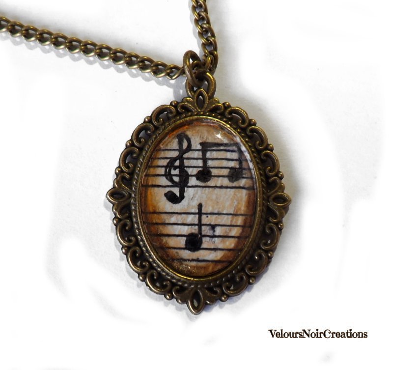 Collana chiave di violino in rame e pietre dure diaspro - Gioielli... | su