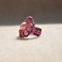 ANELLO CON PERLINE FUCSIA E VIOLA FATTO A MANO