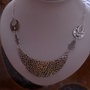 collana con luna stile retrò e khamsa