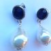Orecchini "Blue pearls" con perle barocche e cristallo blu in resina