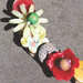 C.19.15 - girocollo con fiori colorati e bottoni vintage - Linea Flower Power