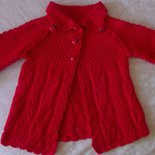 Cappottino Invernale Rosso Per Neonata: Bouclé Morbido, Con Cappuccio E Bottoni, Elegante E Caldo