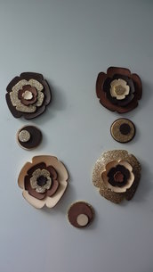Creative set per realizzare la collana fiorita nei toni del marrone e nocciola glitterato