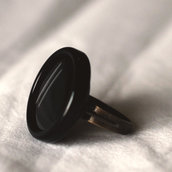 A.8.2015 - anello nero regolabile con bottone