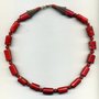 Collana in corallo bambu' rosso a tocchetti e resine incise