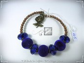 Bracciale Semirigido con perle a foro largo blu e perline in bronzo fatto a mano