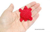 Amigurumi tartaruga - portachiavi  - regalo -  bomboniera per laurea ad uncinetto in rosso